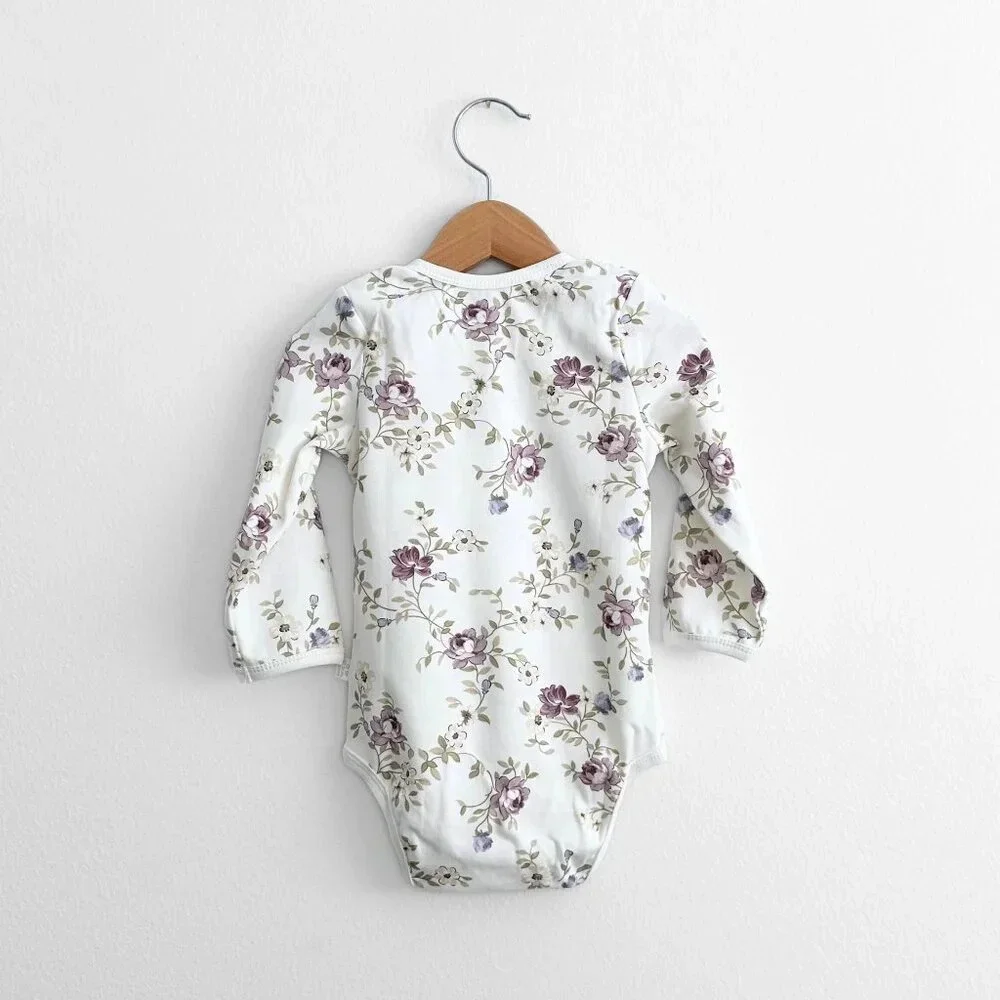 NWT Cute Girls Long Sleeve Baby Onesie One-Piece Romper Lavender Flowers 3-6M - Picture 3 of 3